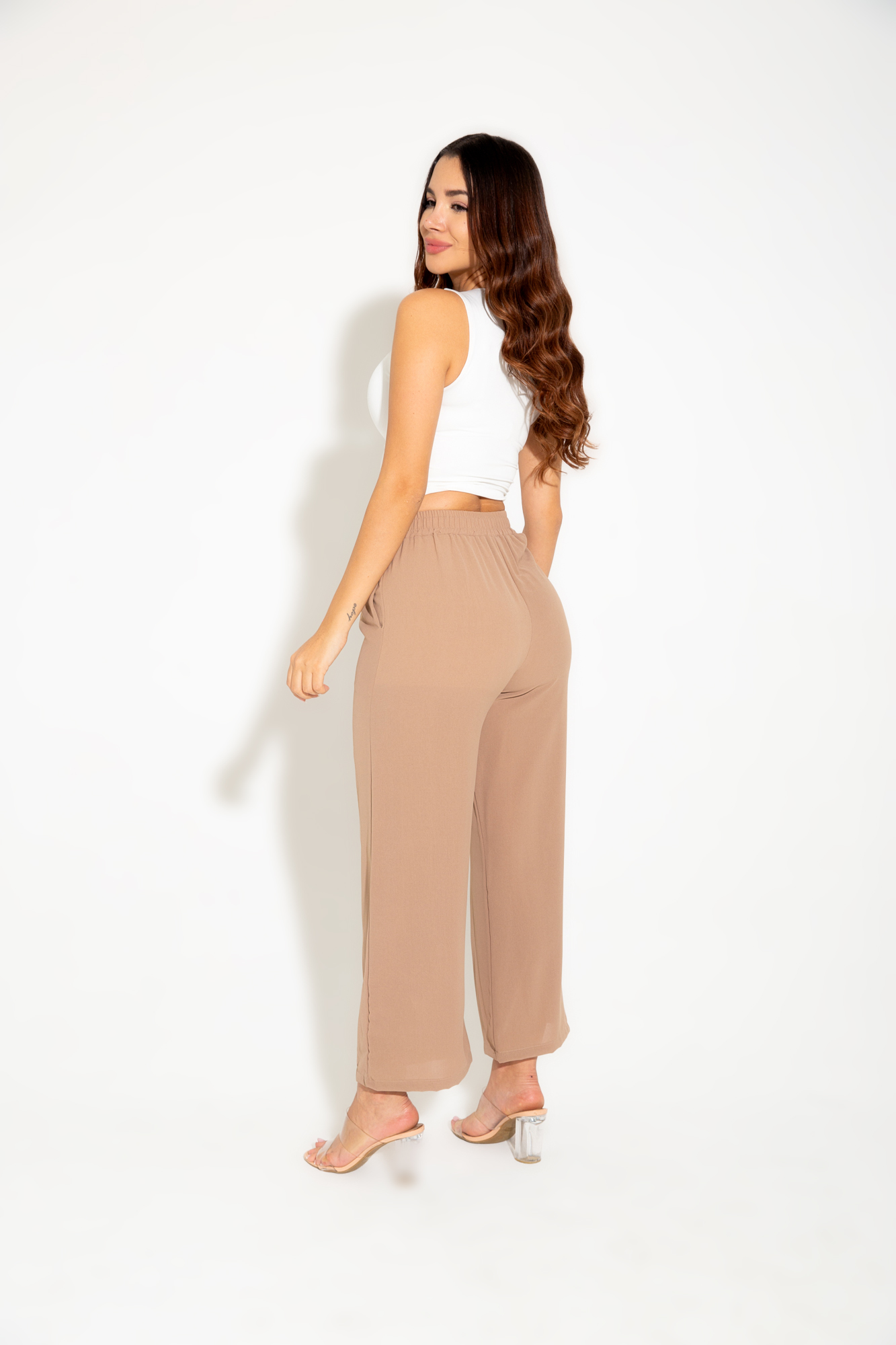 Pantalón Yeria de pierna ancha en PU crudo