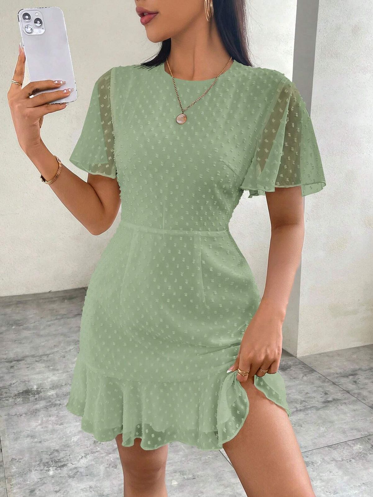 WhatsApp Image 2025-04-01 at 10.35.18 AM Vestido con Estampado de Lunares Verde - Imagen 1