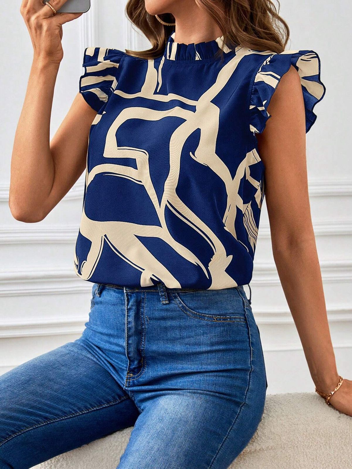 WhatsApp Image 2025-04-01 at 7.57.10 AM (1) Blusa con Cuello Alto con Volantes Multicolor - Imagen 1