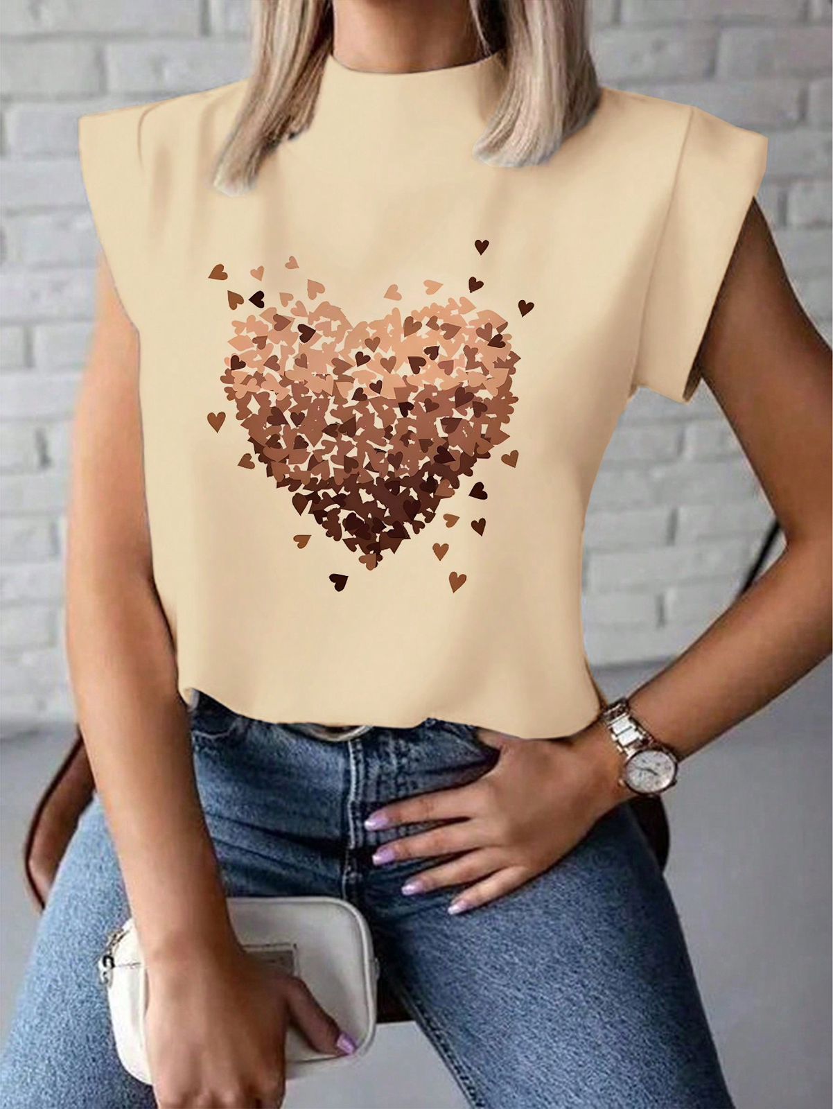 WhatsApp Image 2025-06-24 at 9.10.12 AM Blusa Beige con Estampado de Corazones - Imagen 1