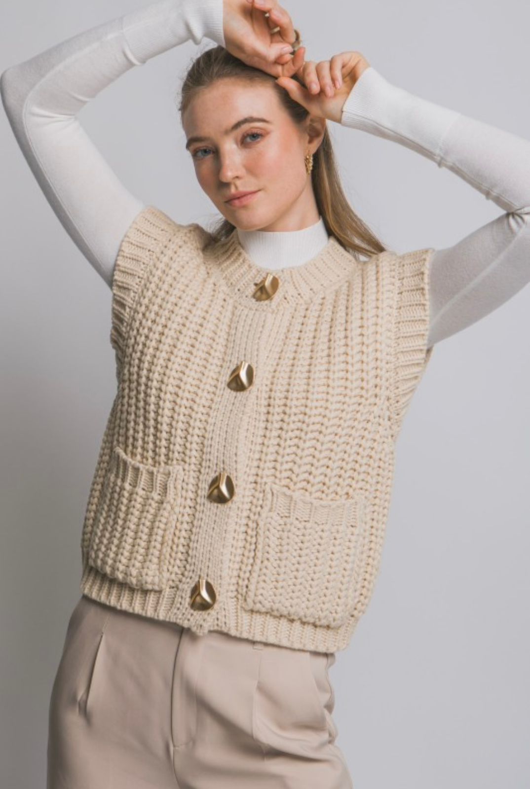 Chaleco Tejido con Botones Dorados